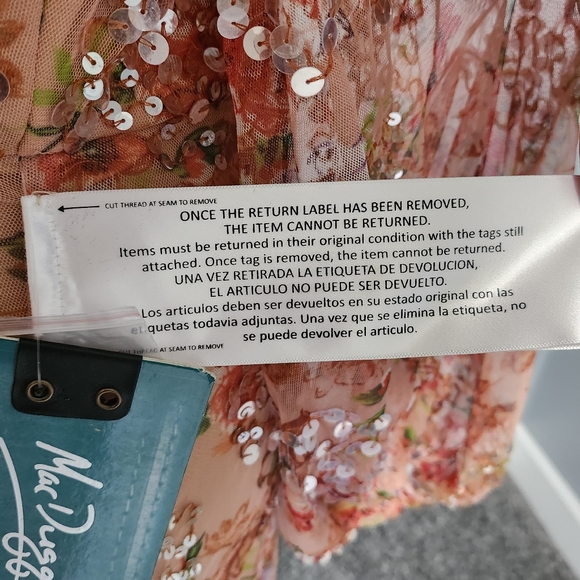 NWT Mac Duggal Floral Print Sequined Puff Sleeve Gown Size 6 Apricot - Picture 10 of 16